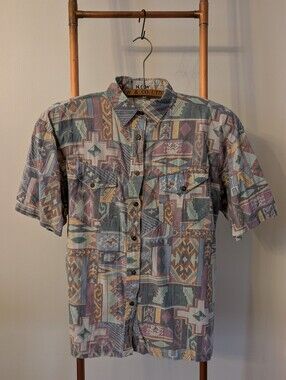 1980's UNISEX  Pastel Aztec Multicolor Patterned Short Sleeve Shirt (Medium)